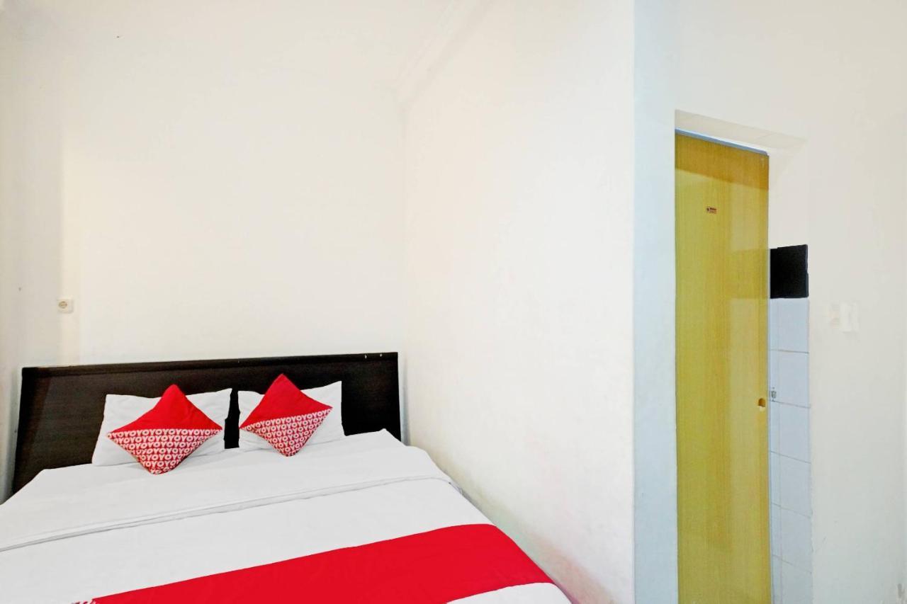 Oyo 90450 Sentra Inn Medan Extérieur photo