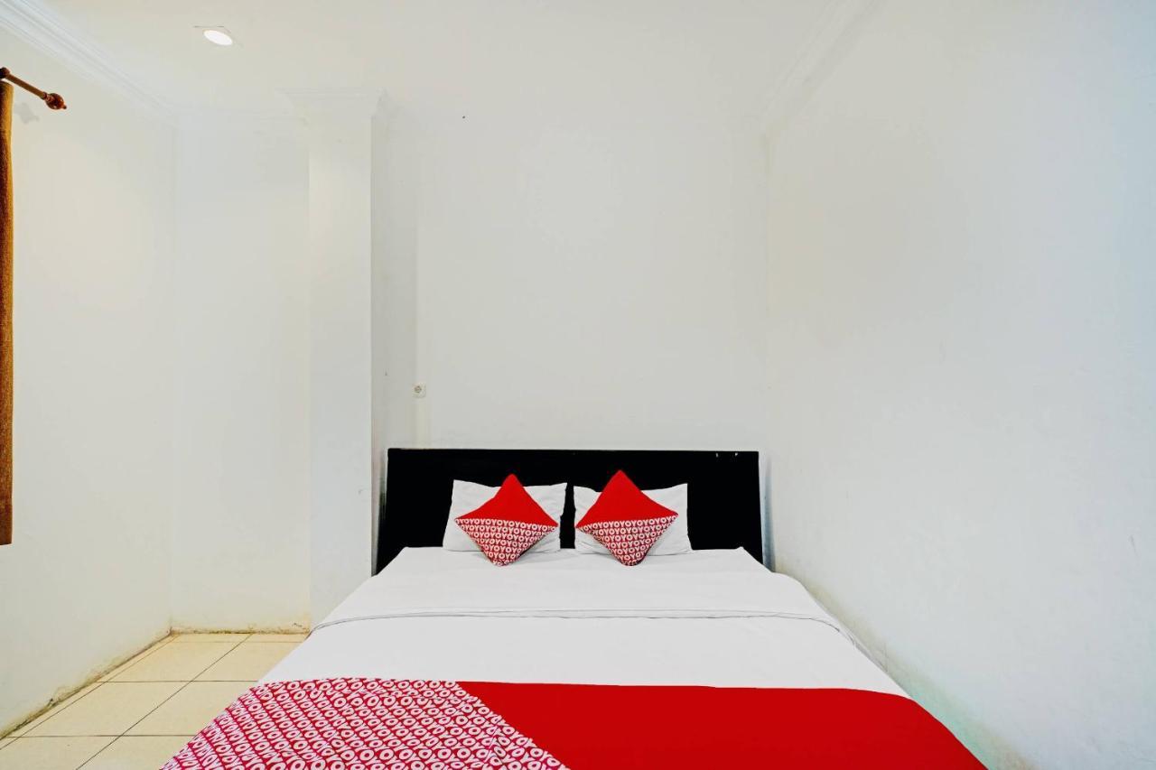 Oyo 90450 Sentra Inn Medan Extérieur photo