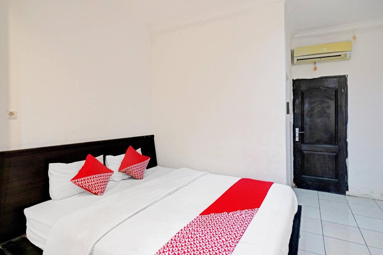 Oyo 90450 Sentra Inn Medan Extérieur photo