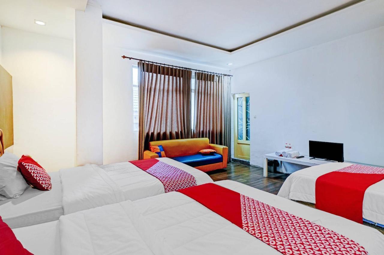 Oyo 90450 Sentra Inn Medan Extérieur photo