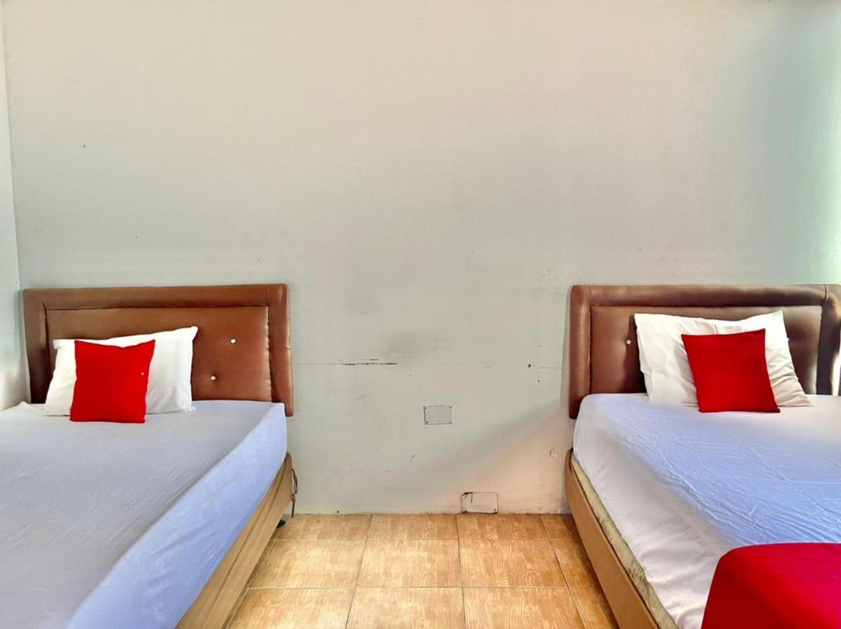 Oyo 90450 Sentra Inn Medan Extérieur photo